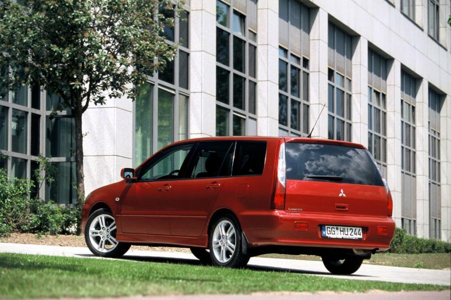  Mitsubishi Lancer 2000 года  (фото 14 из 31)